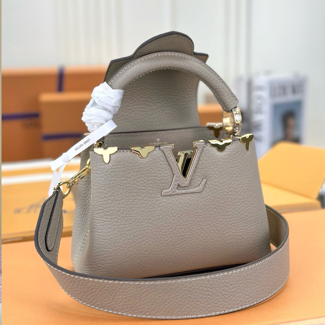 Louis Vuitton LV Capucines Lock Gold Fake Handbags Cowhide Leather 21cm