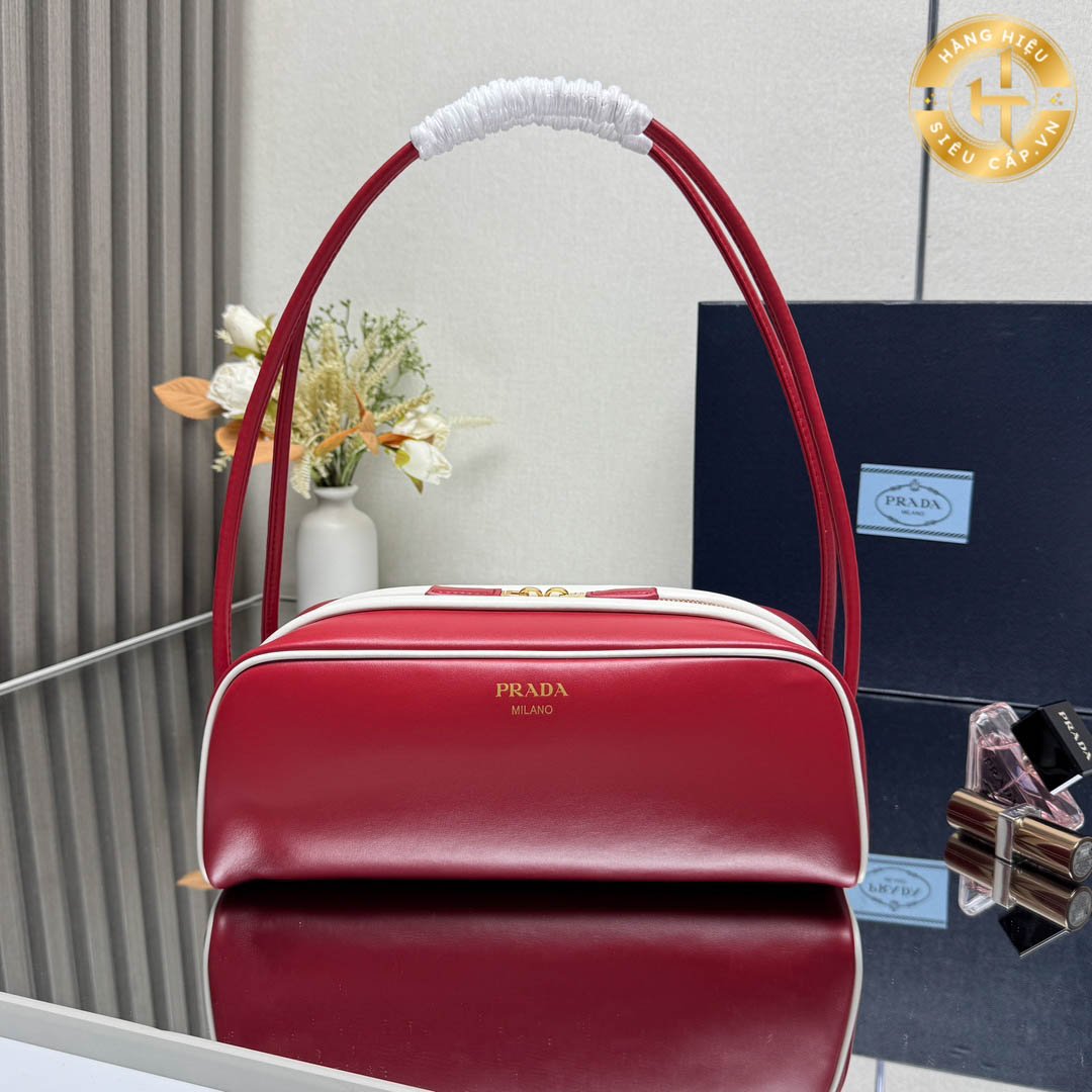 Prada Red leather handbag TT556