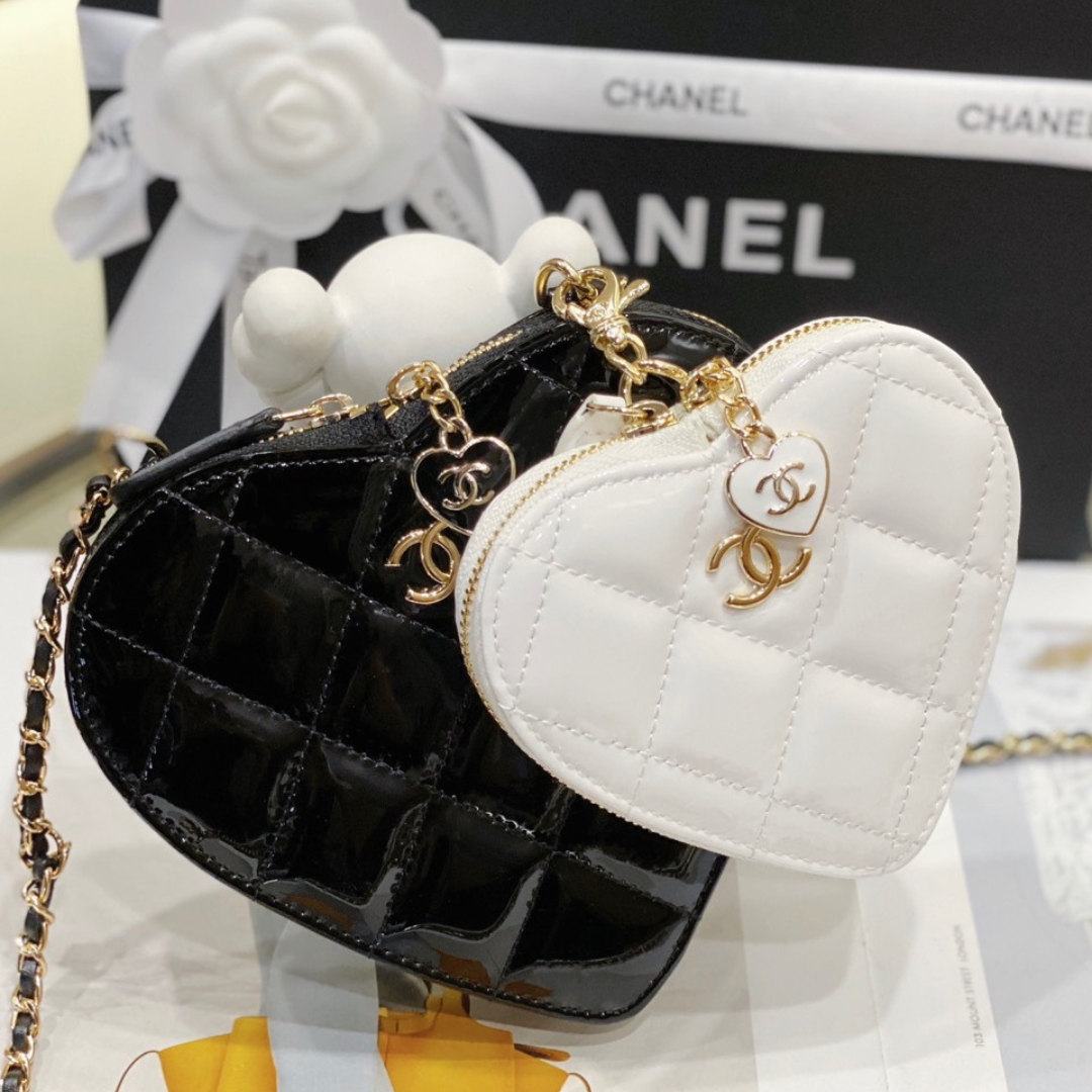 Chanel Fake Handbags Woman’s Heart Pattern Full Wallet 15x13x2cm