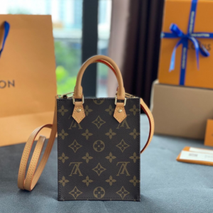 Louis Vuitton LV Petit Sacplat Woman’s Fake Handbags 17x14cm